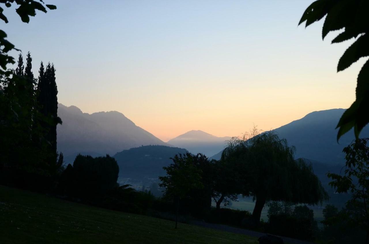Le Chalet Des Pyrenees St Savin Saint-Savin  Exterior foto